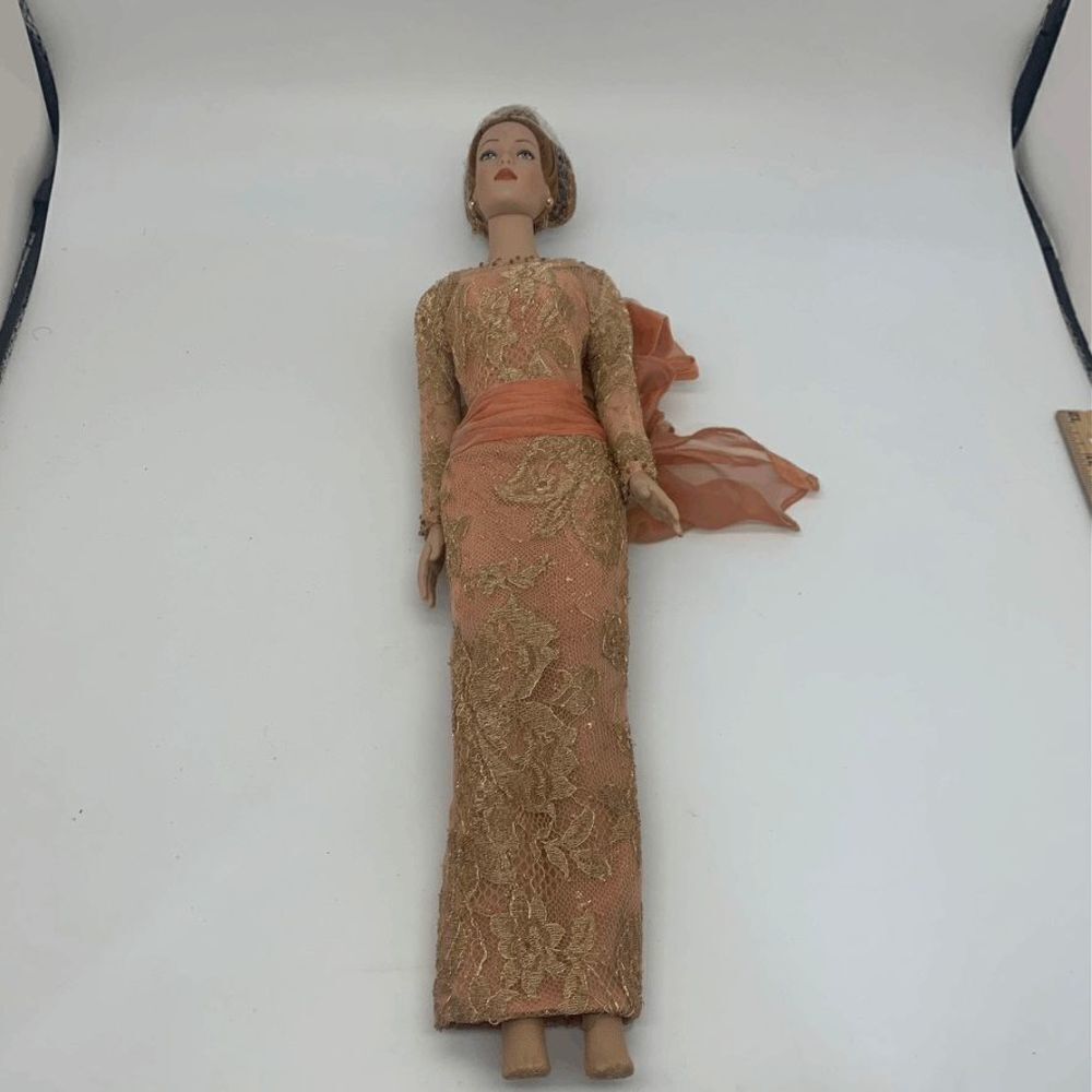 ROBERT TONNER COVER GIRL TYLER WENTWORTH 16" SPECIAL‎ EDITION DOLL SIGNED
